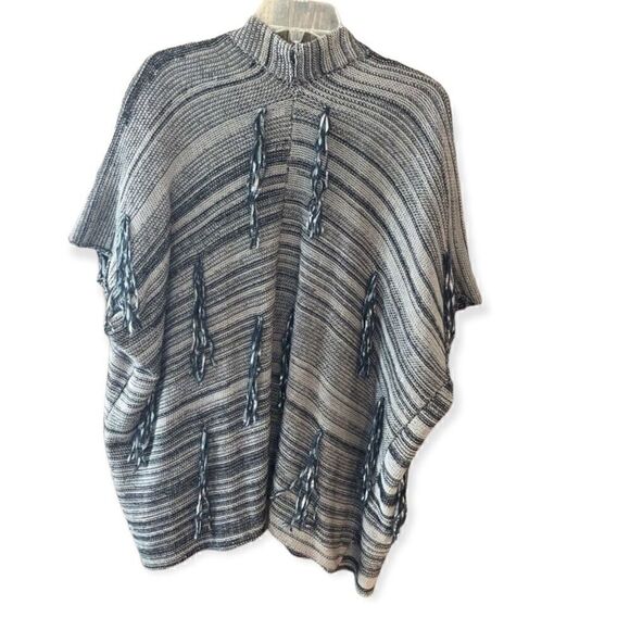 John Schultz OS Handmade Gray BOHO Tassle Kimono Western Funky Style Knit Cape - Picture 2 of 10